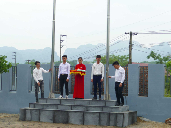 Lễ thượng cờ tại nhà máy gạch HCJ CE